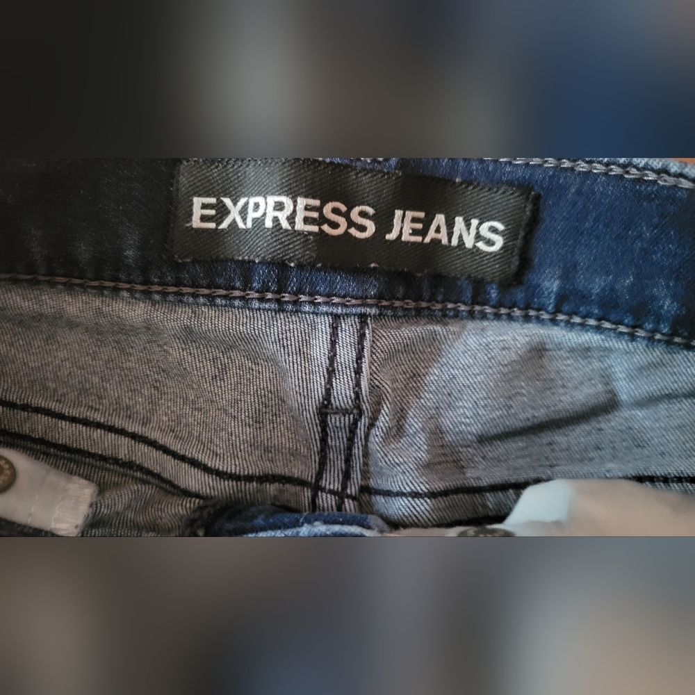 Express - Picture 4 of 5